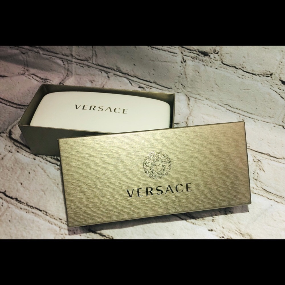 ❌SOLD❌🎊HP🎊🔥Versace🔥Authentic Vintage Prescription Frames W/Box & Case🔥 - Picture 14 of 16